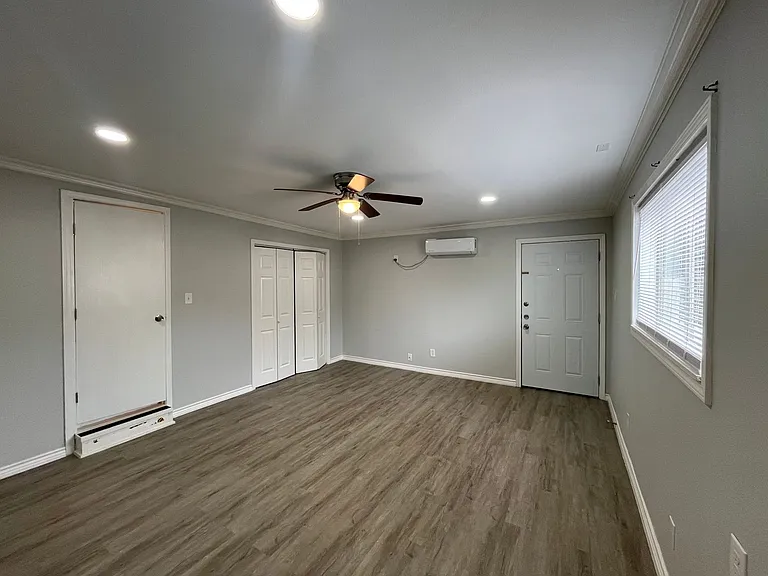 4801 Lansdown Dr — Photo 11