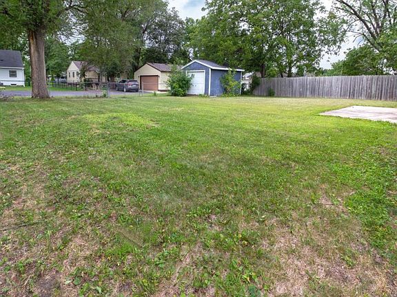 2nd image of 833 28th Ave N