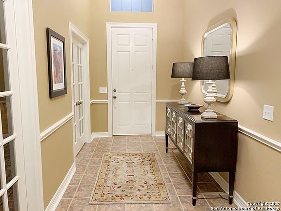 4th image of 1307 Ganahl Ct