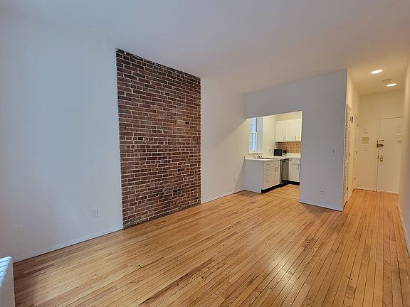 2nd image of 306 E 92nd St APT 2R