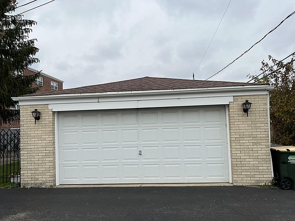 2nd image of 8448 W Oak Ave