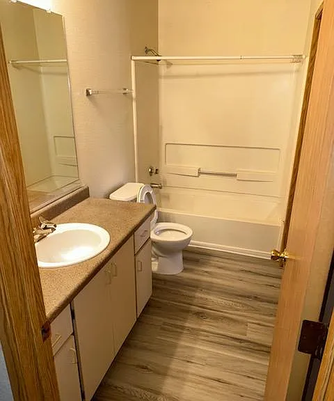 Rockwood Park Apartments — Photo 12