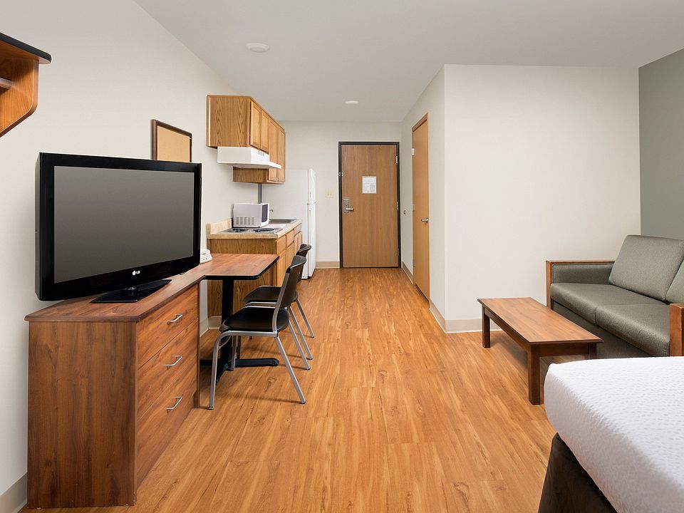 Deluxe Studio - 1 Full Bed
