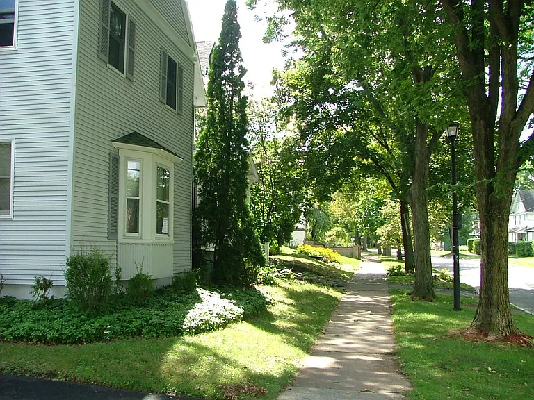 742 Meigs St #2 — Photo 13