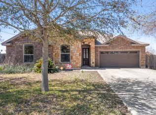 1233 Magnolia St, Uvalde, TX 78801