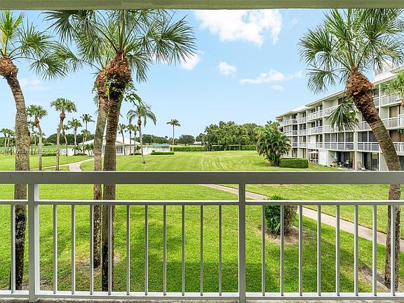 3rd image of 2461 Village Blvd APT 206
