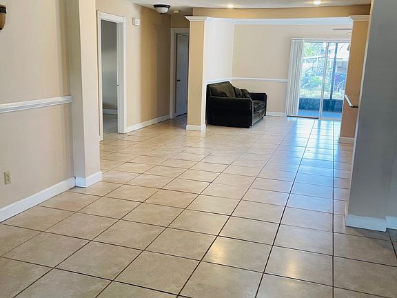 Living Room/ Florida Room