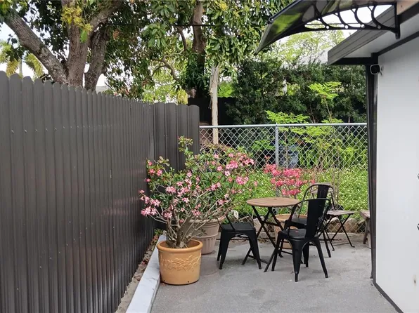 6761 Branch St, Hollywood, FL 33024