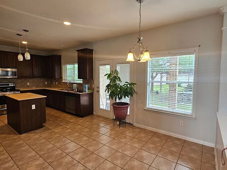 330 Canoe Dr — Photo 6