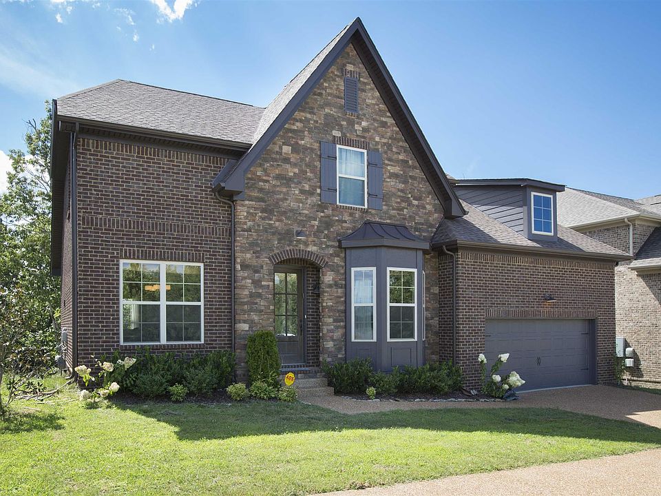 1st image of 585 Summit Oaks Ct