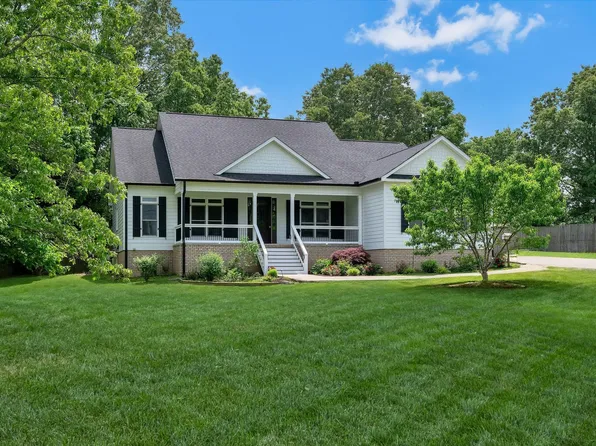 204 Highland Ln, Burns, TN 37029