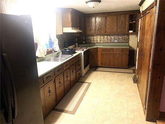 3rd image of 7 Michaels St