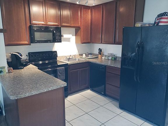 4th image of 2306 Bonneville Dr