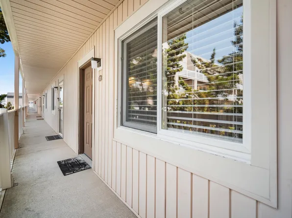 323 44th St S APT 23, Brigantine, NJ 08203