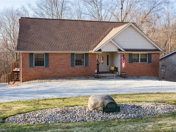 9956 Lawnridge St NE, Bolivar, OH 44612