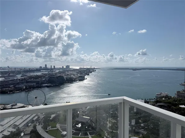 244 Biscayne Blvd, Miami, FL