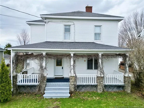 186 Basin St, Grand Falls, NB E3Z 2J1