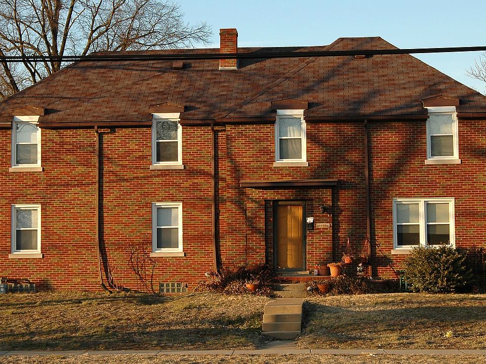 2nd image of 1005 Saint Louis Rd