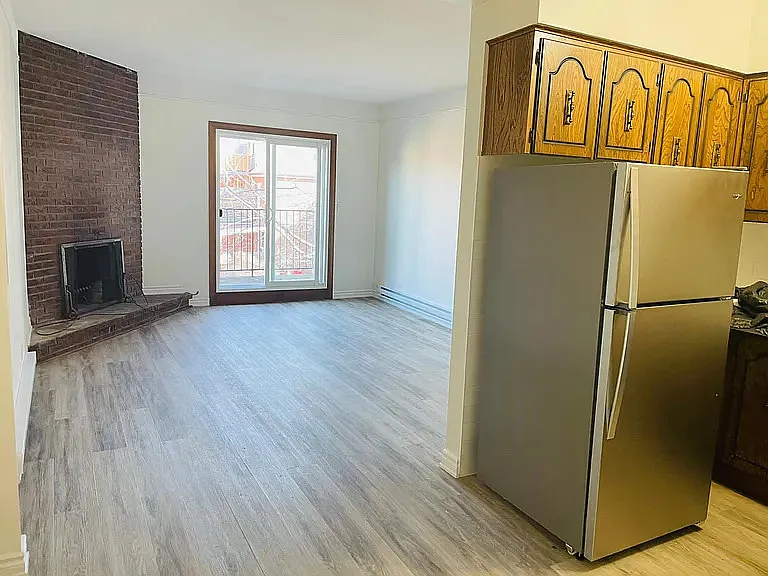 73 Roncesvalles Ave #2