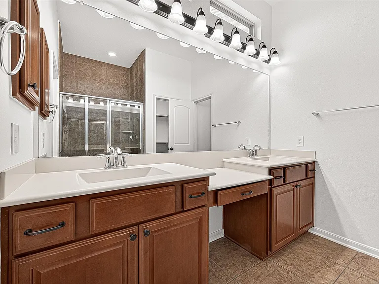 138 S Sawbridge Cir — Photo 29