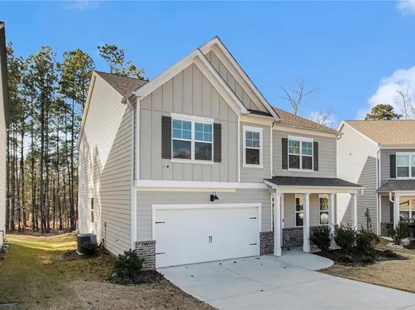 1083 Shadow Glen Dr, Fairburn, GA 30213