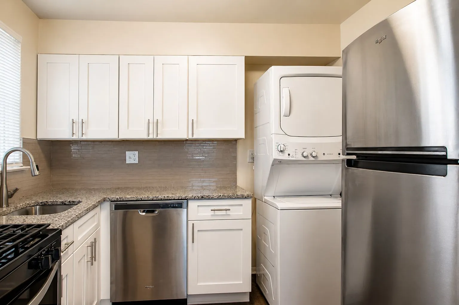 Camp Hill Plaza Apartment Homes — Photo 4