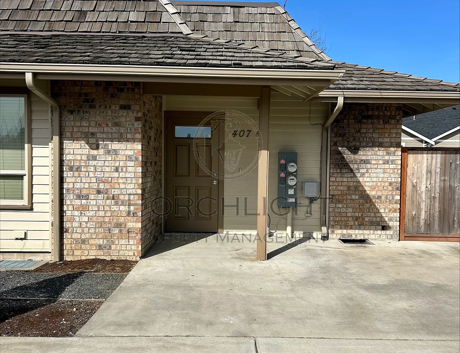 EMAIN407 - B — Photo 1