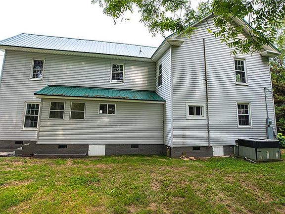 3rd image of 806 State Highway 61 S