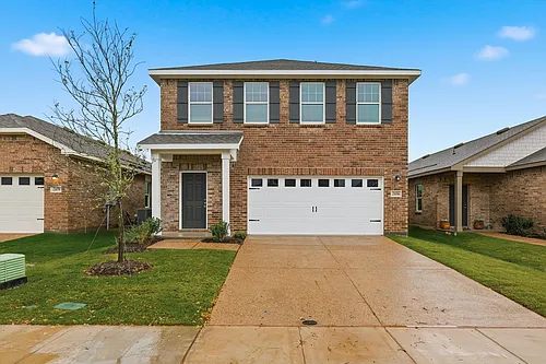 2106 Meadow Park Dr Photo 1