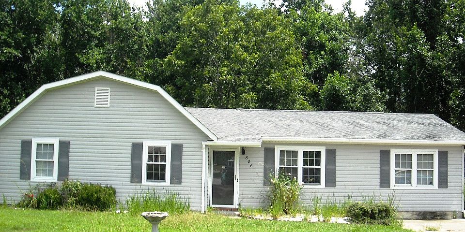 1st image of 806 Cobblestone Ct