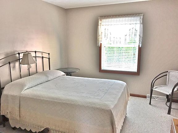 5th image of 216 Devonwood Dr #18