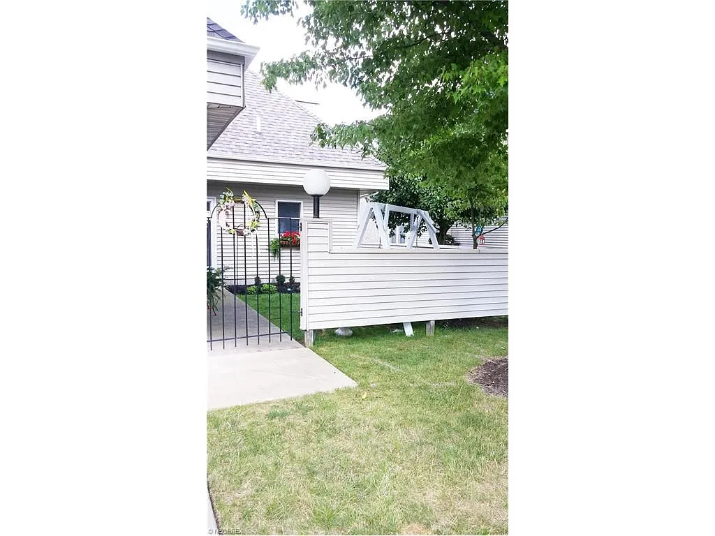 95 Christy Dr photo 1