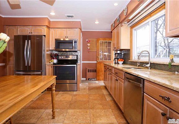 4th image of 1478 Taft Ct