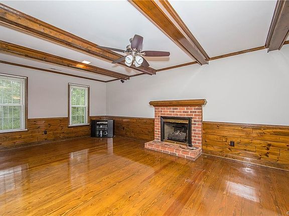 5th image of 3118 Castlebury Dr