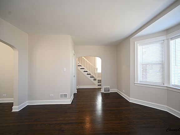 5th image of 6947 W Oakdale Ave