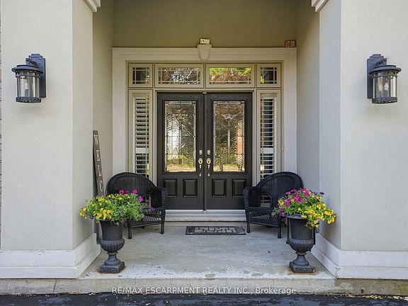 4th image of 1318 Concession Rd #6-W