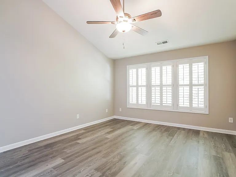 8137 Marshall Brae Dr — Photo 10