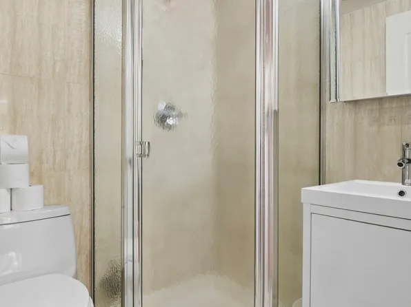 145 Kenilworth Place image 4 of 6