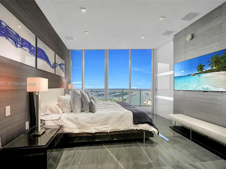 1100 Biscayne Blvd #6001 — Photo 32