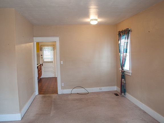 5th image of 2417 Wallis Ave