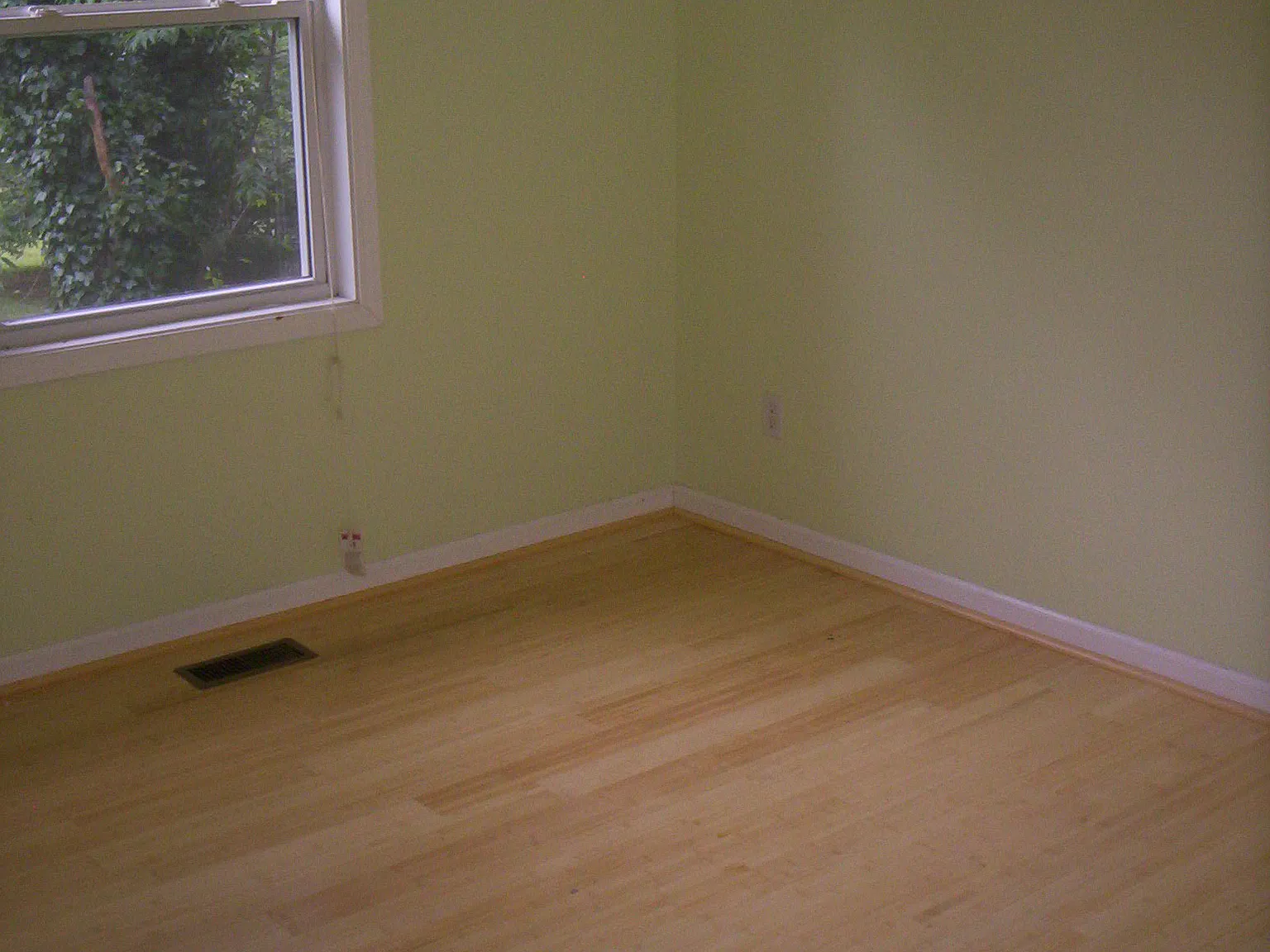 3 bed, 1056 sqft, $2,200 — Photo 2