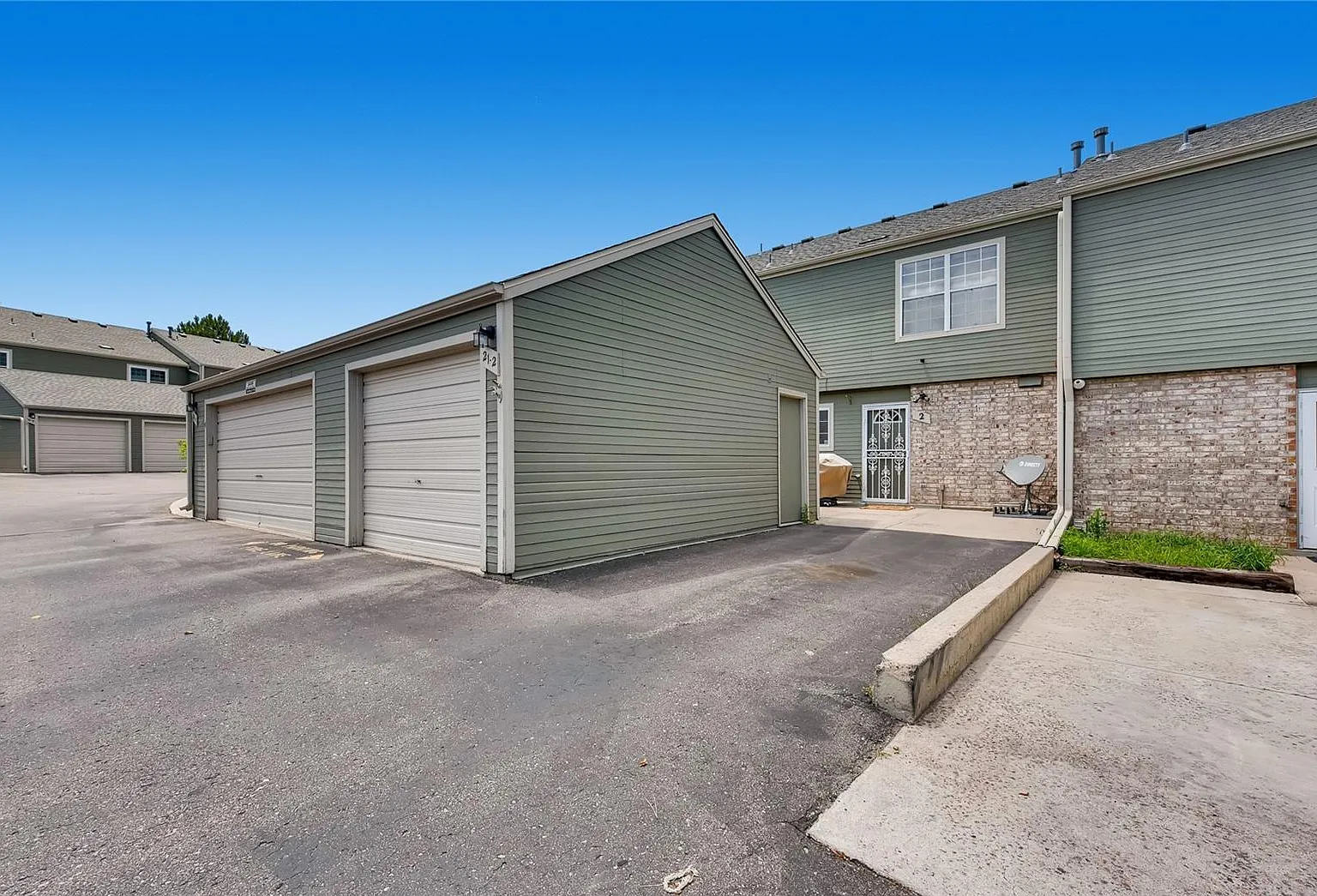 2 bed, 2.5 bath, 1312 sqft, $2,000 — Photo 1