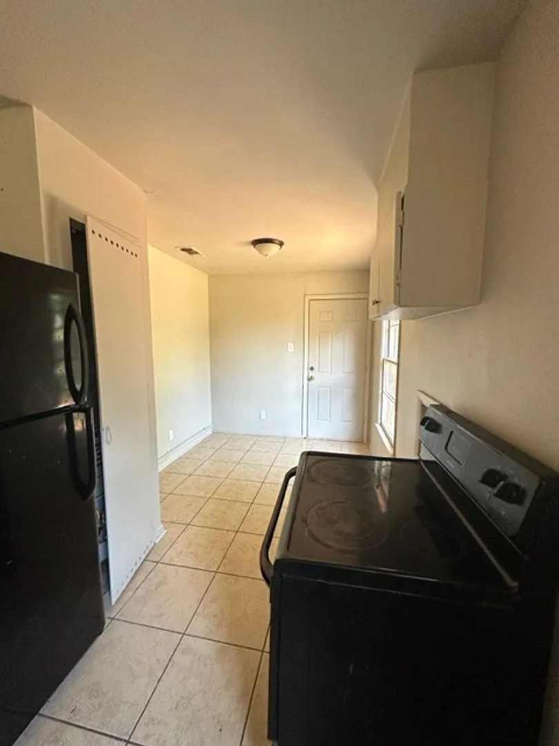 5458 Encino Rd — Photo 4