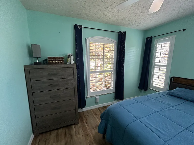 2326 SW Cooper Ln — Photo 4