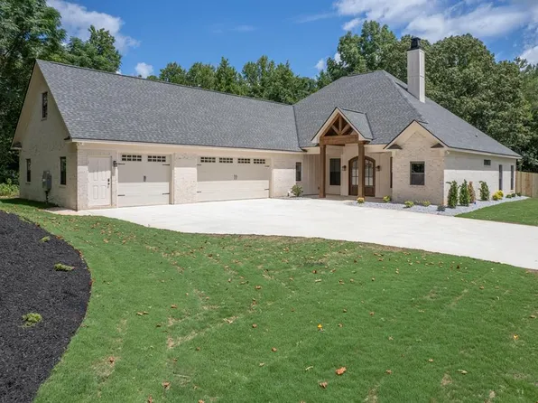 781 Lee Road 326, Smiths Station, AL 36877