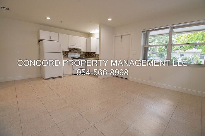 1st image of 400 SW 8th Ave APT 1