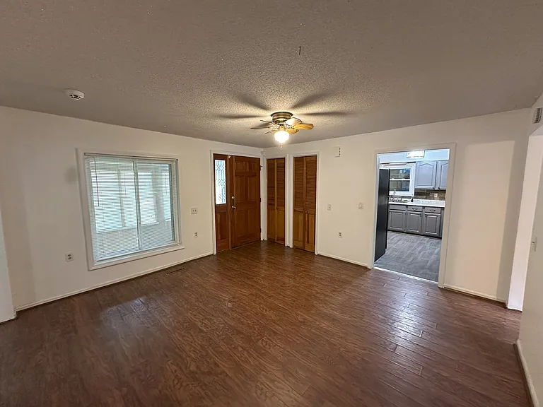 214 W Church St — Photo 14