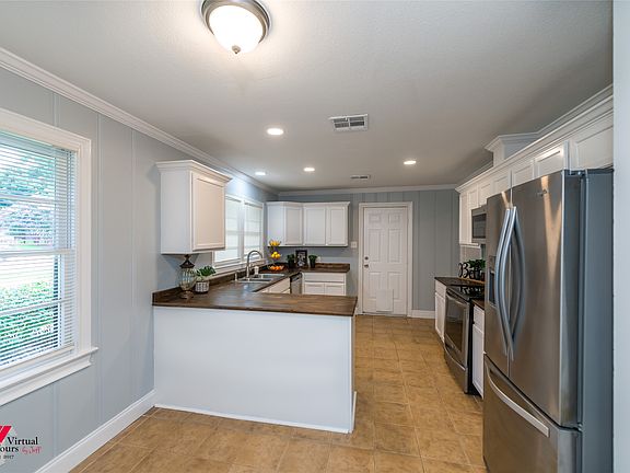 4th image of 4421 Fern Ave