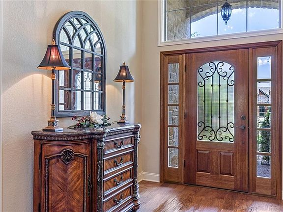 5th image of 1108 Castle Bluff Cir