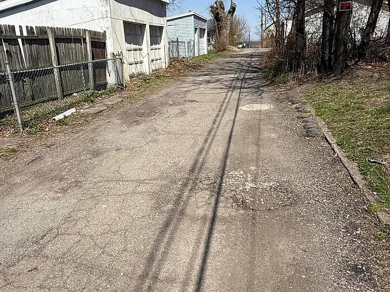 1042 Taylor Ave #REAR GARAGE — Photo 4